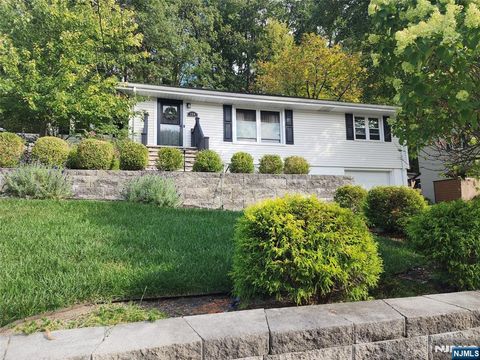 134 Rafkind Road Bloomingdale NJ 07403