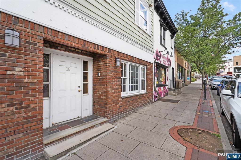 18 Glen Road 2B