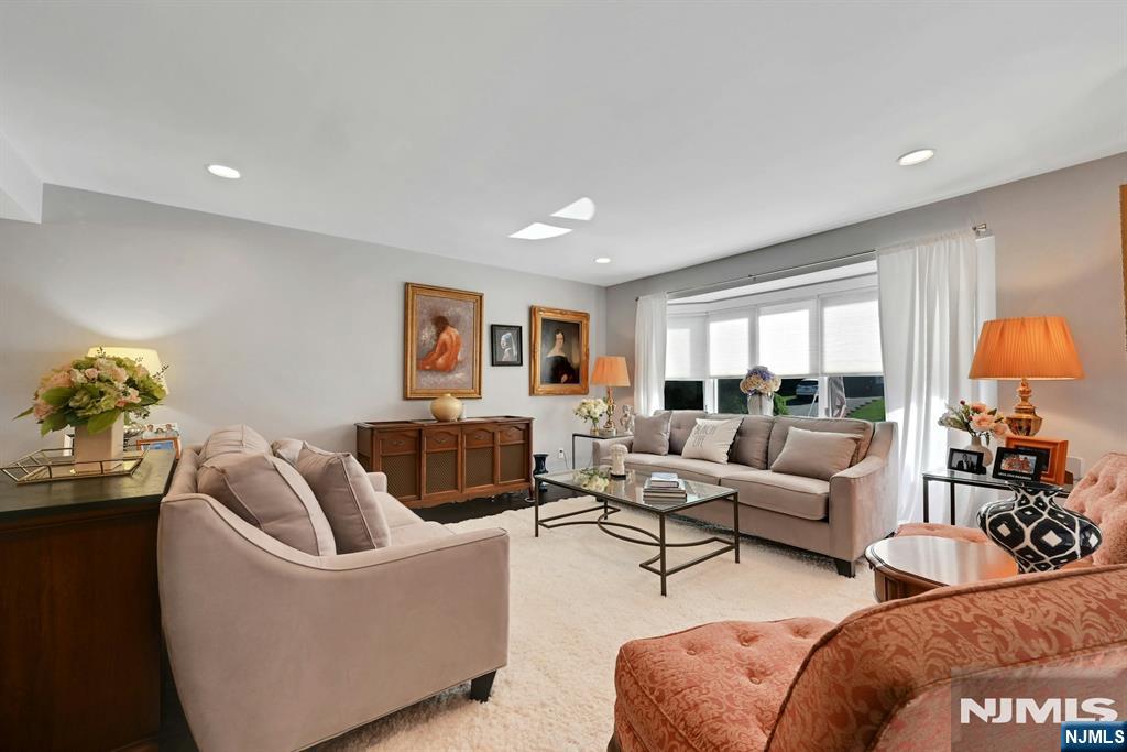 106 Pascack Avenue