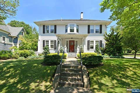 Photo of 145 Park Avenue, Leonia, NJ 07605 (MLS # 26027472)