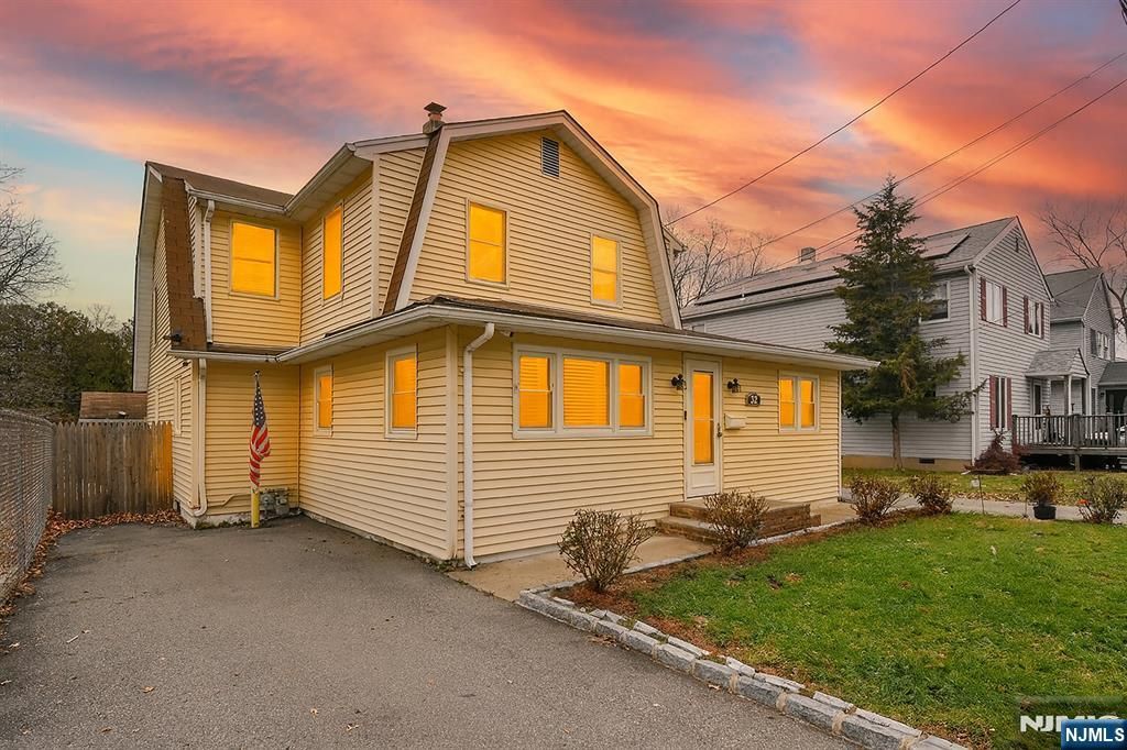 Photo of 32 Grove Street, Wanaque, NJ 07465 (MLS # 26006083)