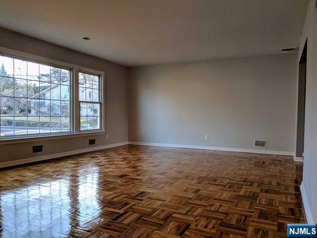 18 Van Wagoner Drive