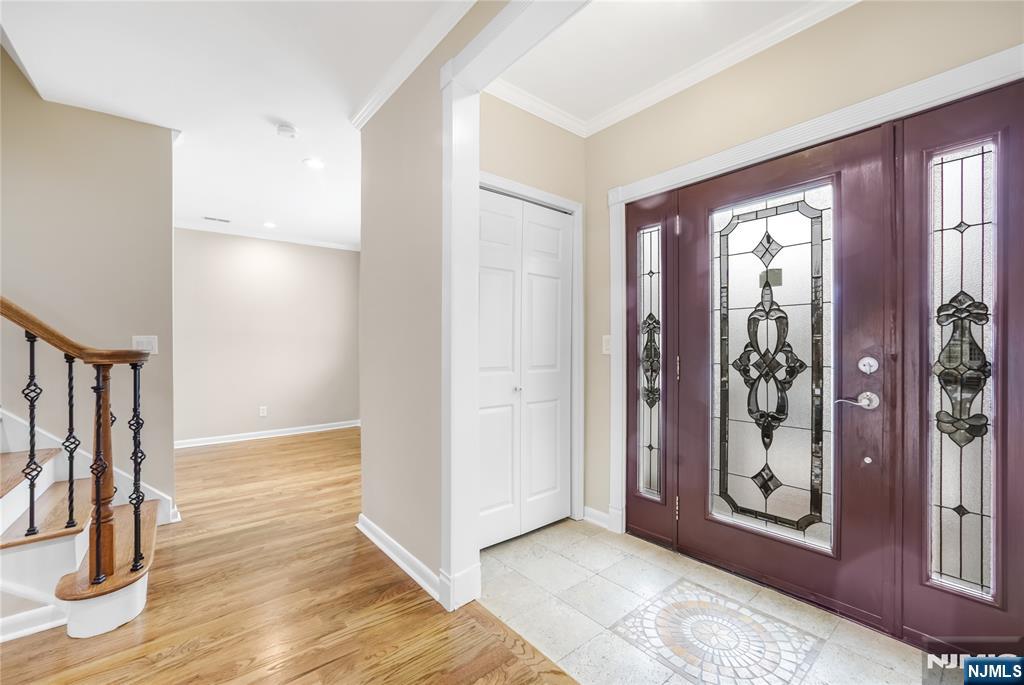 585 Mount Prospect Avenue