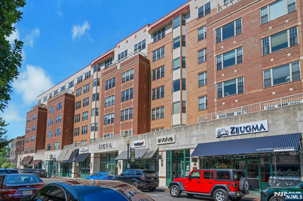 48 S Park Street 409
