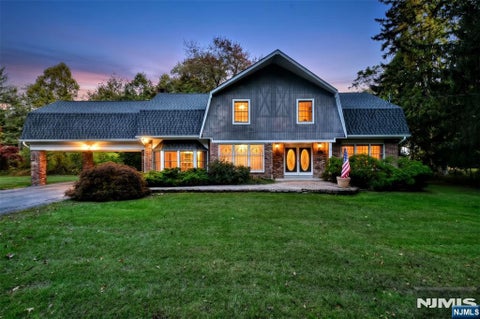 Photo of 157 Mountain Avenue, Pequannock Township, NJ 07444 (MLS # 26040242)