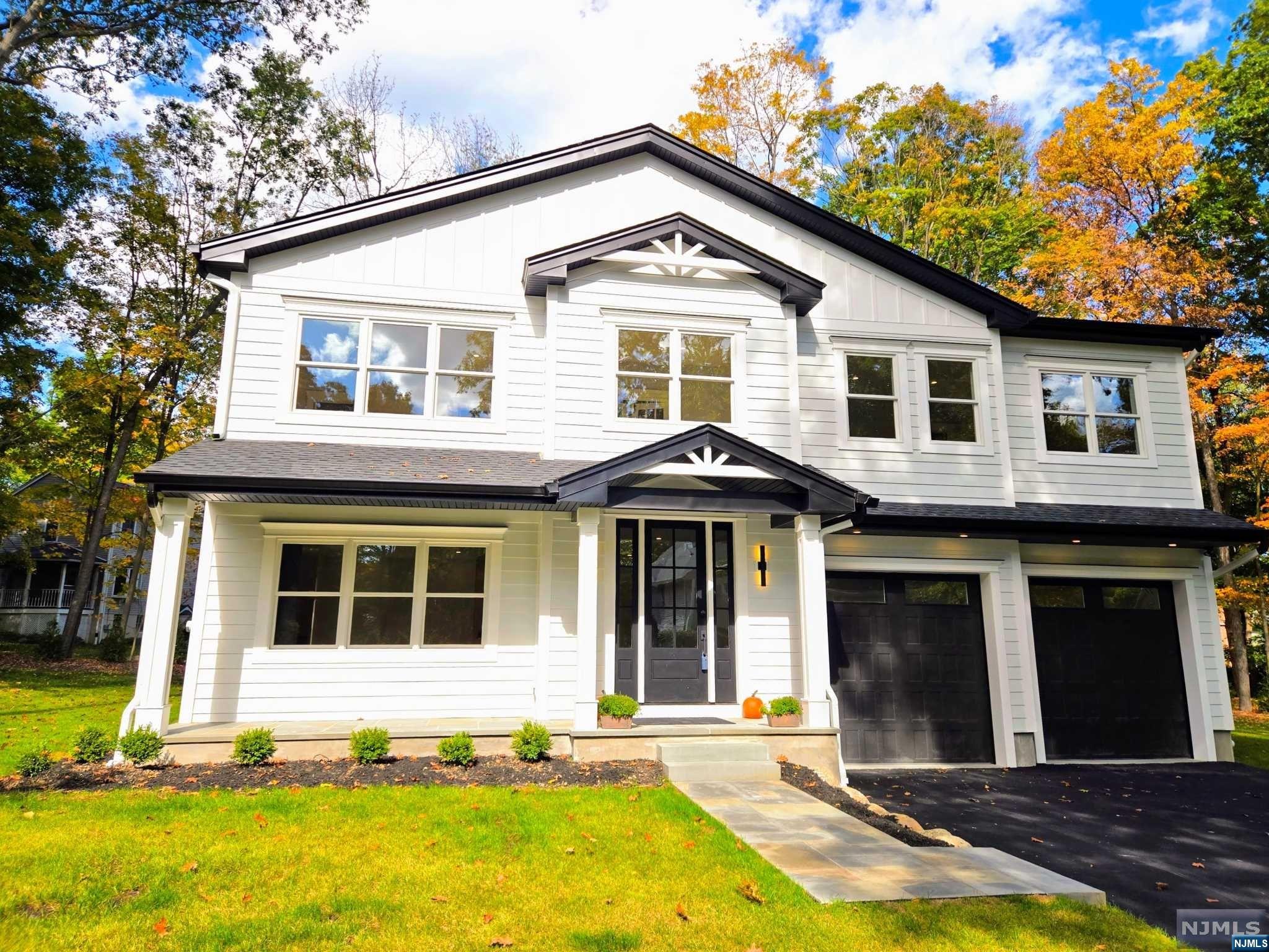 Property for Sale at 37 Parker Place, Upper Saddle River, New Jersey - Bedrooms: 4 
Bathrooms: 5 
Rooms: 10  - $1,699,000