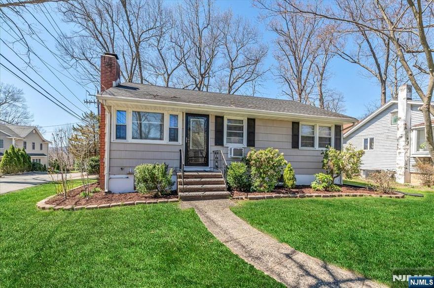 This One Truly Won't Last! 2 Bedroom Ranch in a highly sought after neighborhood and section of Erskine Lakes! Spacious open rooms allow for comfortable living with serene lake views. Nature light from large picture windows streams into the open kitchen and dining area with breathtaking nightly sunset views! With its bright atmosphere, functional and well maintained layout, you have nothing to do but unpack your bags. Full finished basement offers a 3rd bedroom/office option and family room. Your outdoor space includes a deck and flat corner lot allowing for easy year round maintenance. Just 2 houses from the access point and boat launch to Erskine Lakes. *Optional Erskine Lakes Membership Rights