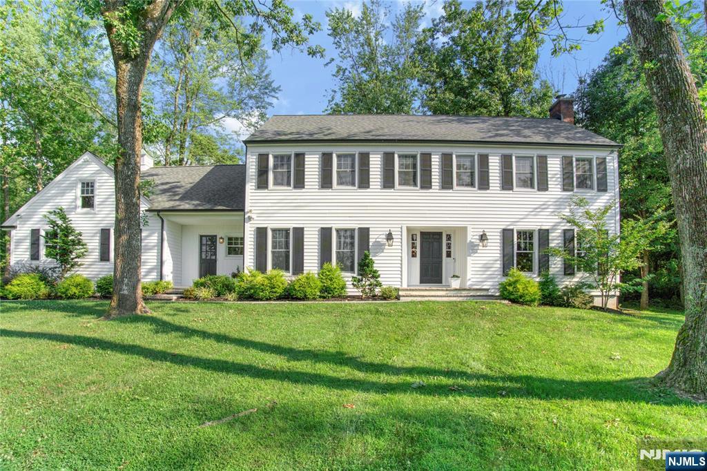 Property for Sale at 18 Fawn Lane, Bernards, New Jersey - Bedrooms: 4 
Bathrooms: 4 
Rooms: 10  - $1,450,000