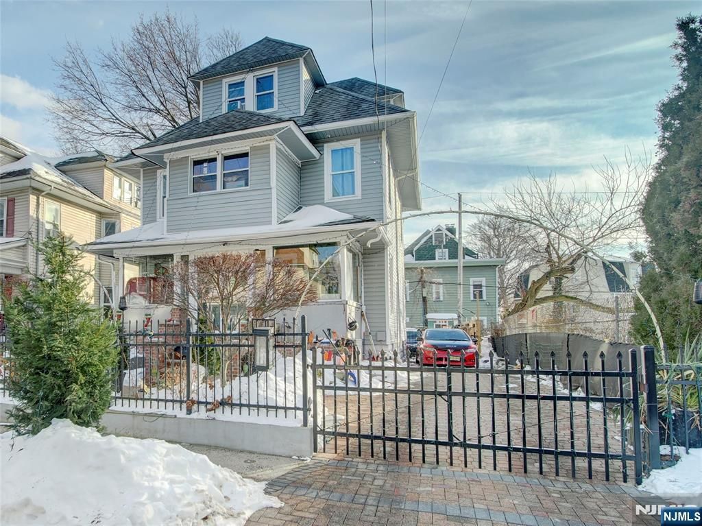 Photo of 24 White Terrace, Newark, NJ 07108 (MLS # 26003213)