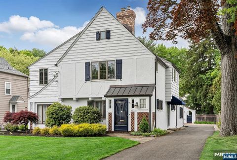 173 Sheridan Avenue Ho-Ho-Kus NJ 07423