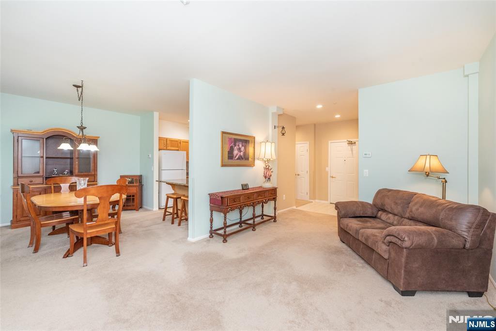 1101 Richmond Road 101