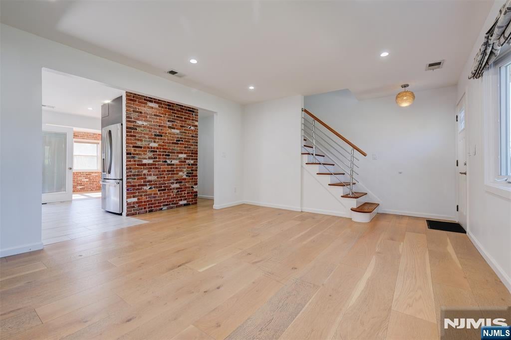4 James Place