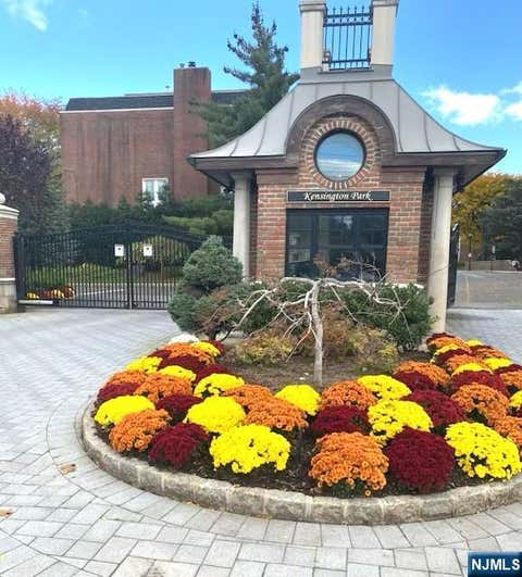 Photo of 50 Kings Ct, Fort Lee, NJ 07024 (MLS # 26023738)