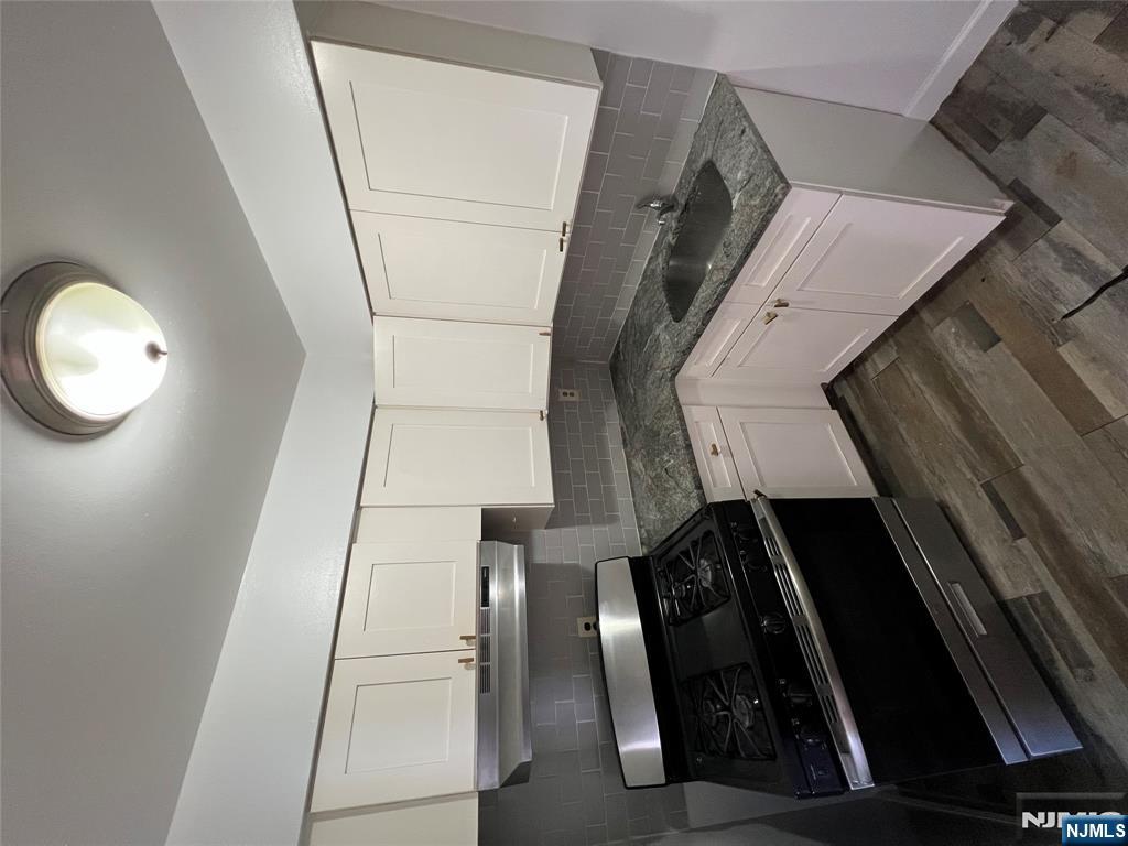 86 Contant Avenue 9B