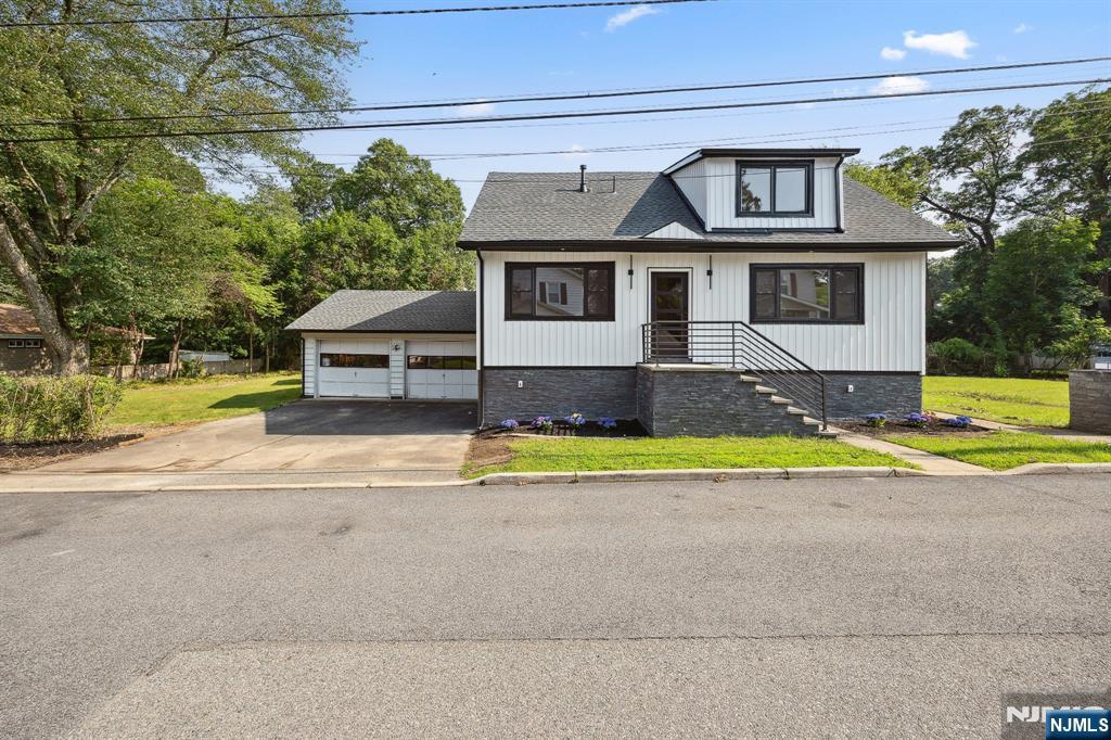 Property for Sale at 26 Lake, North Haledon, New Jersey - Bedrooms: 3 
Bathrooms: 4 
Rooms: 9  - $749,900
