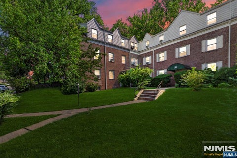 Photo of 140 W Englewood Avenue #5B, Teaneck, NJ 07666 (MLS # 26033814)