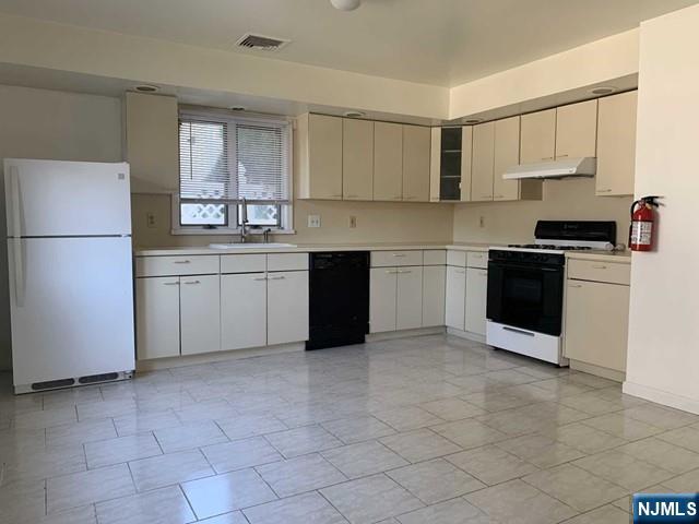 703 Day Avenue The first fl