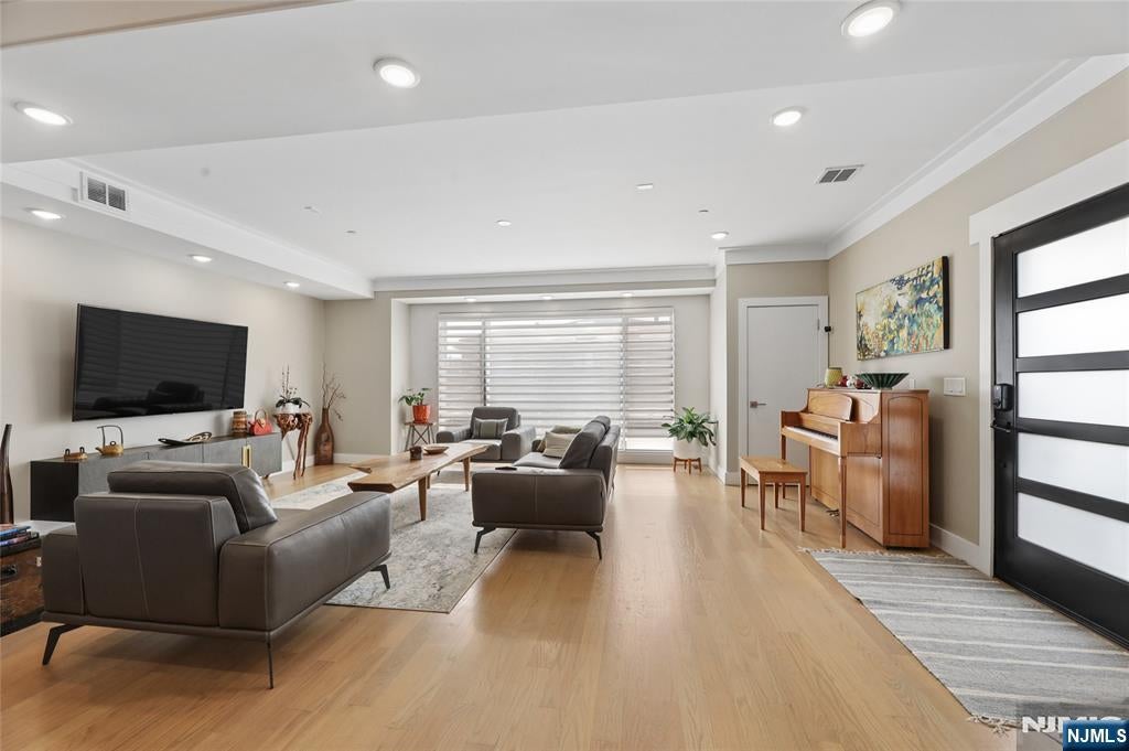 23 Lasher Lane