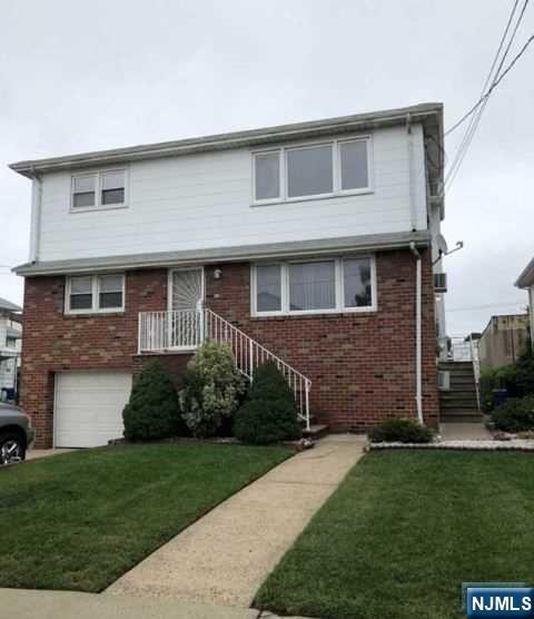 202 S Main St 2nd Floor, Hackensack, New Jersey - 2 Bedrooms  
1 Bathrooms  
4 Rooms - 