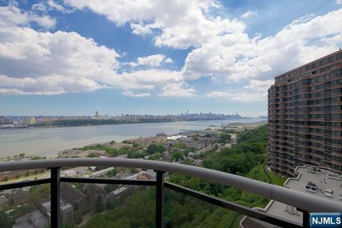 Photo of 100 Carlyle #11J-N, Cliffside Park, NJ 07010 (MLS # 26009722)