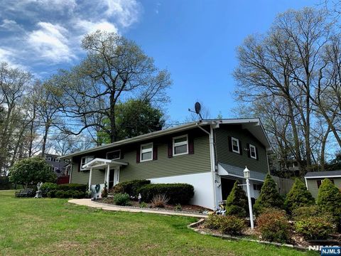 68 Marcia Road Ringwood NJ 07456