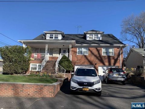 Photo of 2004 Hoefleys Ln, Fort Lee, NJ 07024 (MLS # 26014391)