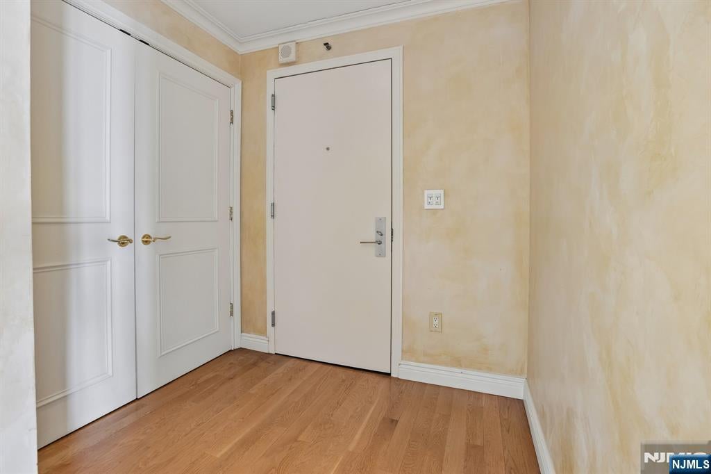 Photo of 1500 Palisade Avenue #18C, Fort Lee, NJ 07024 (MLS # 26022715)