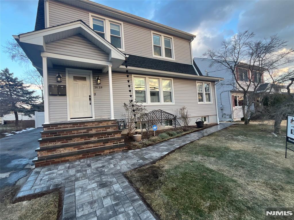 1419 11th St 2, Fair Lawn, New Jersey - 3 Bedrooms  
1 Bathrooms  
5 Rooms - 