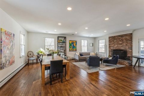 MLS: 25003167