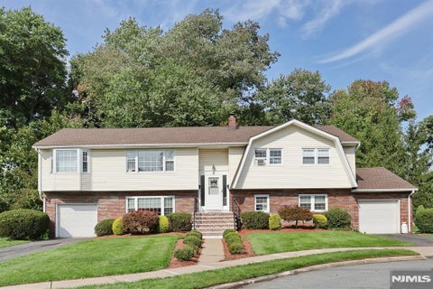 Photo of 6 Glen Court, Westwood, NJ 07675 (MLS # 26037343)
