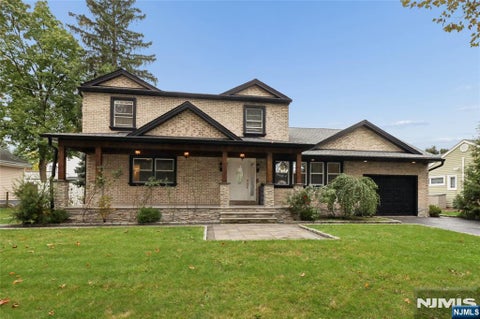 Photo of 707 Chadwick Drive, Paramus, NJ 07652 (MLS # 26039561)