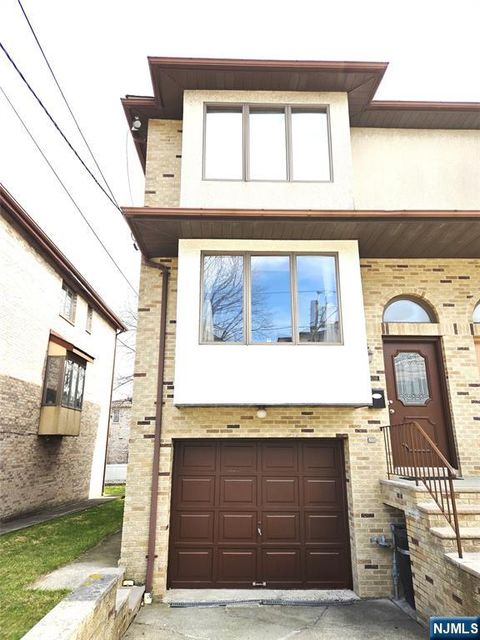 2478 6th Street #B Fort Lee NJ 07024