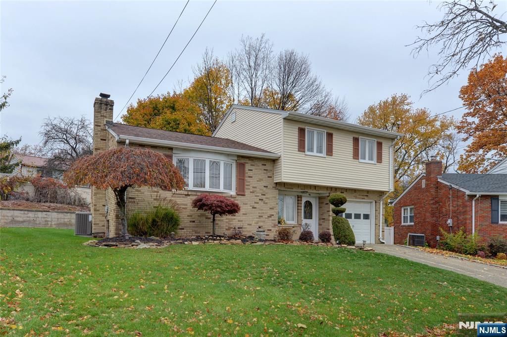 Photo of 184 Abbe Lane, Clifton, NJ 07013 (MLS # 25039655)