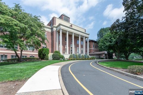 27 W Clinton Avenue 3B Tenafly NJ 07670