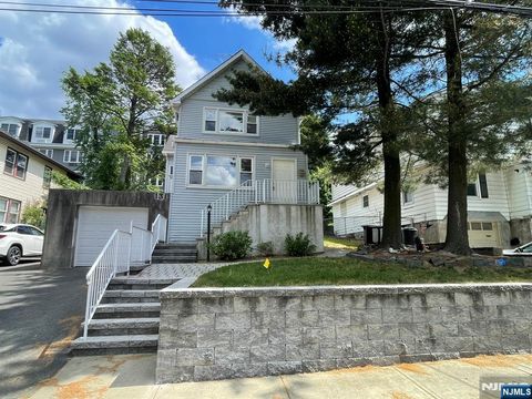 Photo of 131 Irving ST, Leonia, NJ 07605 (MLS # 26020233)