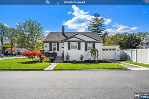 Photo of 51 New Jersey Avenue, Bergenfield, NJ 07621 (MLS # 26014305)