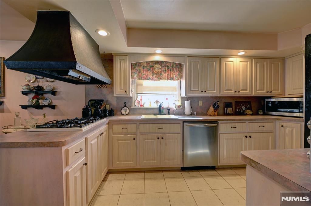 Photo of 274 Gaston Avenue, Garfield, NJ 07026 (MLS # 26008868)