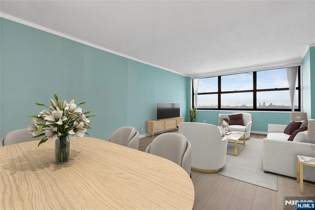 7004 Boulevard East 28C