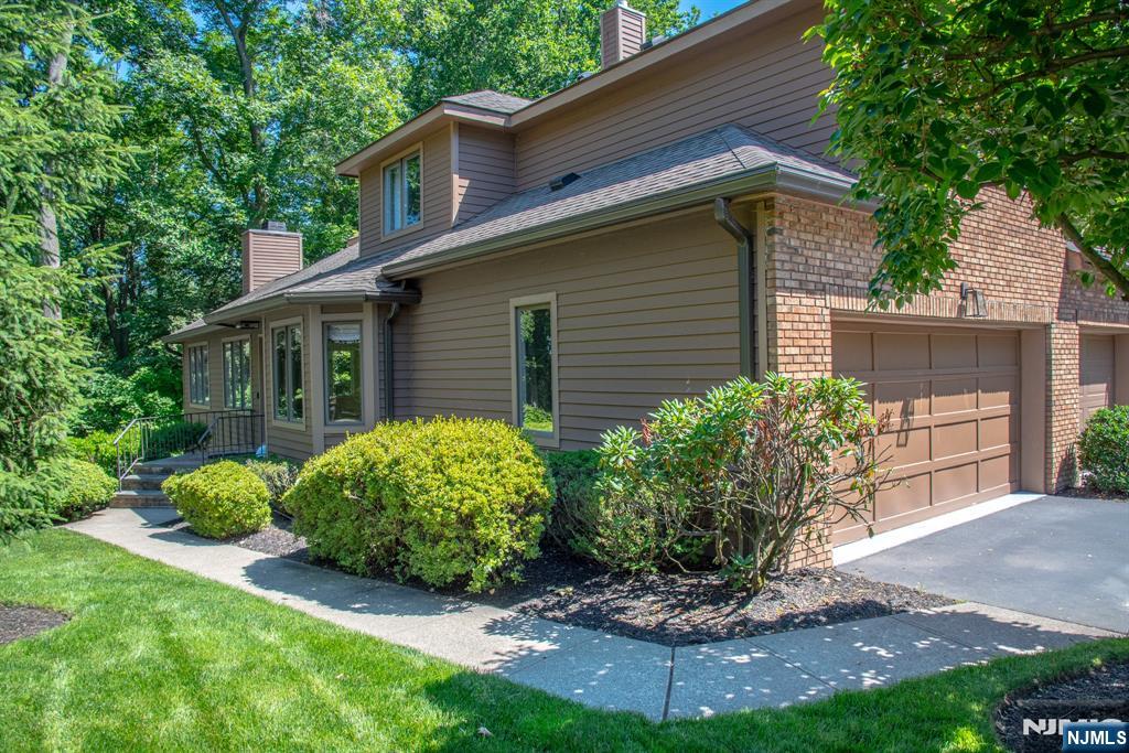 23 Lakeview Drive
