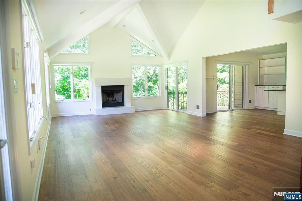 23 Lakeview Drive