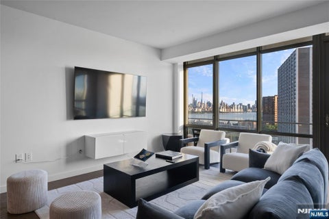 Photo of 320 Adolphus Ave #807, Cliffside Park, NJ 07010 (MLS # 26033950)