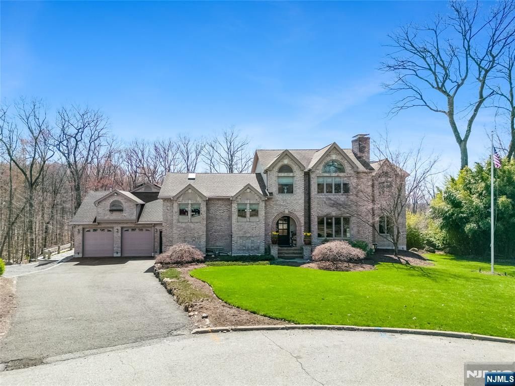 Photo of 27 Omaha Road, Wayne, NJ 07470 (MLS # 26012354)