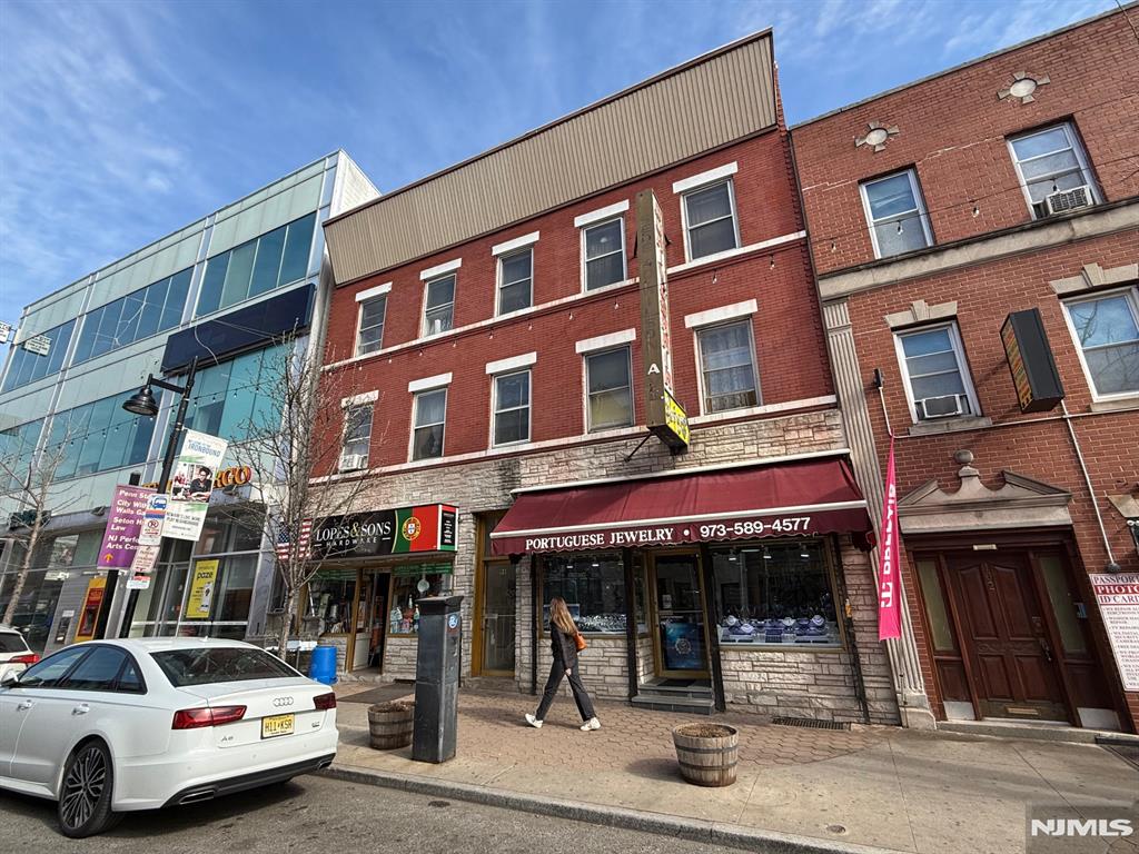 98-100 Ferry Street