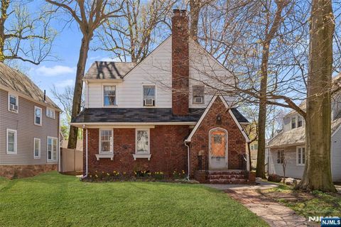 486 Wyndham Road Teaneck NJ 07666