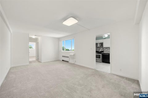Photo of 2345 Linwood Ave #5E, Fort Lee, NJ 07024 (MLS # 26037282)