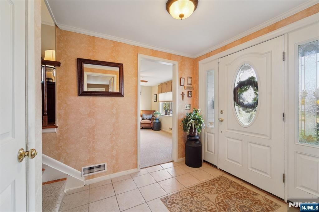 Photo of 15 Ella Lane, Wayne, NJ 07470 (MLS # 26011814)