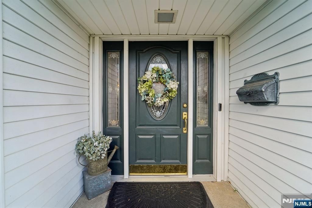 Photo of 15 Ella Lane, Wayne, NJ 07470 (MLS # 26011814)