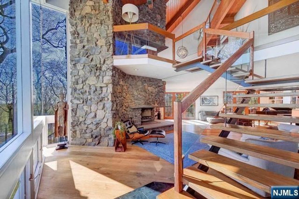 Photo of 28 Rockleigh Road, Rockleigh, NJ 07647 (MLS # 26010251)