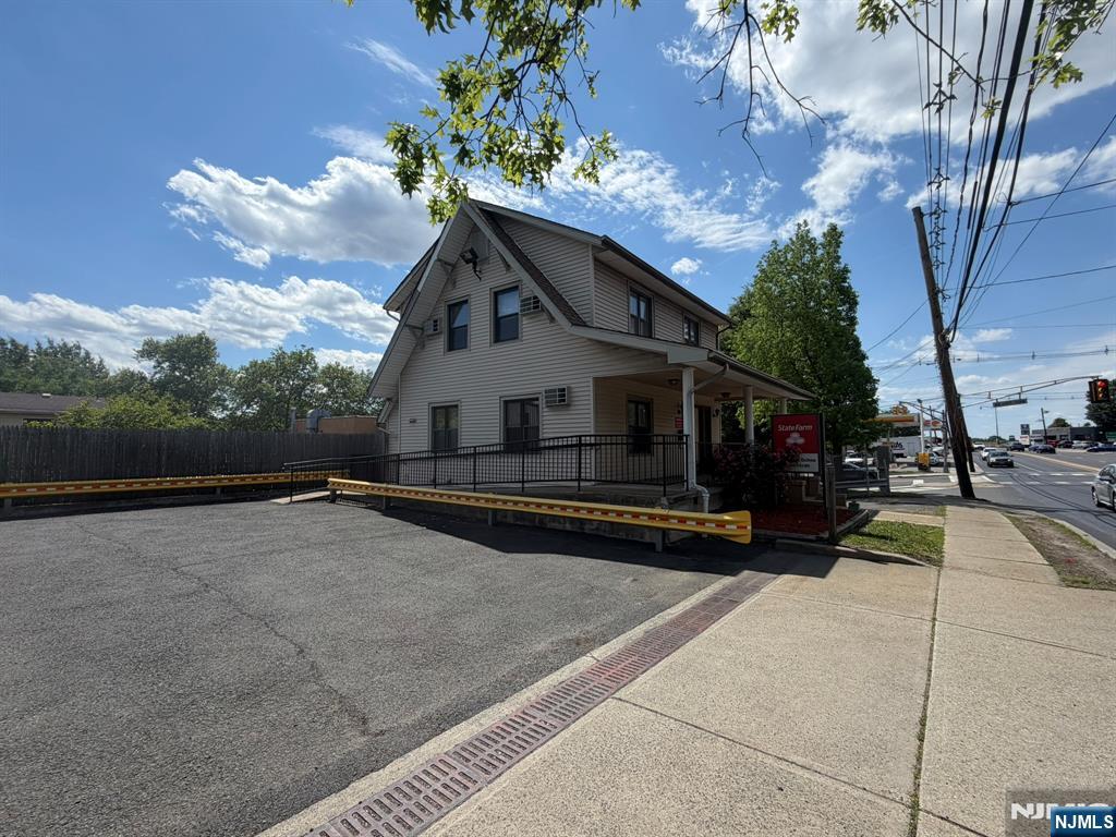 17 Winant Avenue