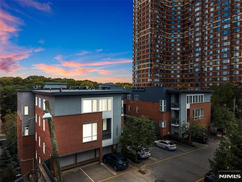 1600 Kaufer Lane 10 Fort Lee NJ 07024